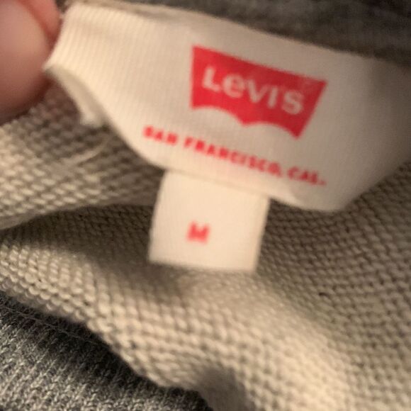Levis sequined hem cropped sweatshirt. Medium - Picture 6 of 7